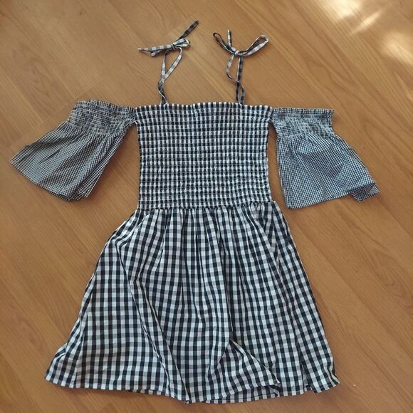 Vetiver Dresses & Skirts - Black White Gingham Smocked Tie Strap Off Shoulder Mini Dress (Estimated) Small